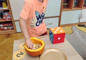 Zajęcia koleżeńskie "Na dyniowej grządce" w grupie II i VII