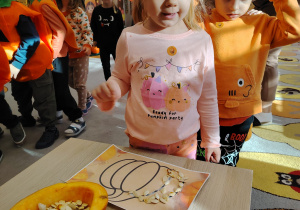 Zajęcia koleżeńskie "Na dyniowej grządce" w grupie II i VII