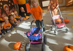 Zajęcia koleżeńskie "Na dyniowej grządce" w grupie II i VII