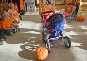 Zajęcia koleżeńskie "Na dyniowej grządce" w grupie II i VII