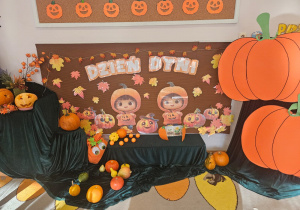 Zajęcia koleżeńskie "Na dyniowej grządce" w grupie II i VII