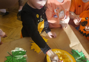 Zajęcia koleżeńskie "Na dyniowej grządce" w grupie II i VII