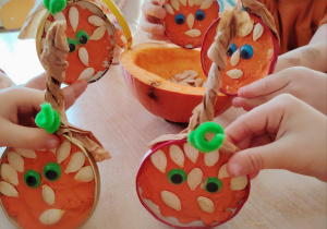 Zajęcia koleżeńskie "Na dyniowej grządce" w grupie II i VII