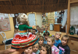 „Mała i duża Ojczyzna”- projekt edukacyjny i zajęcia w przedszkolnym Mini Muzeum „Na szlaku historii”- gr. II