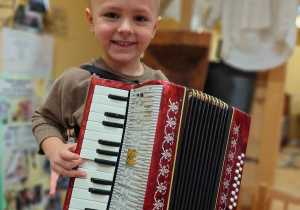 „Mała i duża Ojczyzna”- projekt edukacyjny i zajęcia w przedszkolnym Mini Muzeum „Na szlaku historii”- gr. II