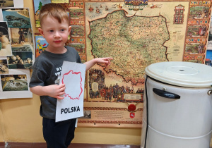 „Mała i duża Ojczyzna”- projekt edukacyjny i zajęcia w przedszkolnym Mini Muzeum „Na szlaku historii”- gr. II