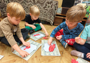 „Mała i duża Ojczyzna”- projekt edukacyjny i zajęcia w przedszkolnym Mini Muzeum „Na szlaku historii”- gr. II