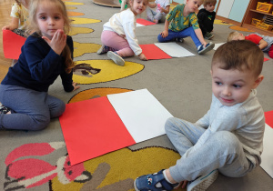 „Mała i duża Ojczyzna”- projekt edukacyjny i zajęcia w przedszkolnym Mini Muzeum „Na szlaku historii”- gr. II