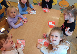 „Mała i duża Ojczyzna”- projekt edukacyjny i zajęcia w przedszkolnym Mini Muzeum „Na szlaku historii”- gr. II