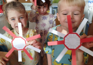 „Mała i duża Ojczyzna”- projekt edukacyjny i zajęcia w przedszkolnym Mini Muzeum „Na szlaku historii”- gr. II