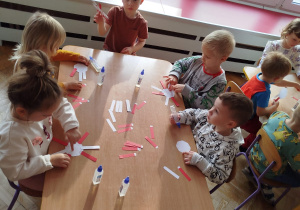 „Mała i duża Ojczyzna”- projekt edukacyjny i zajęcia w przedszkolnym Mini Muzeum „Na szlaku historii”- gr. II