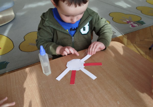 „Mała i duża Ojczyzna”- projekt edukacyjny i zajęcia w przedszkolnym Mini Muzeum „Na szlaku historii”- gr. II