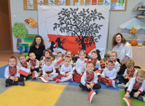 "Jesteśmy Polką i Polakiem..." - Święto Niepodległości w grupie IX