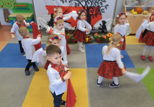 "Jesteśmy Polką i Polakiem..." - Święto Niepodległości w grupie IX