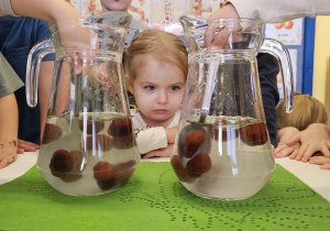 Projekt „Sensoryczna jesień” w grupie I maluszków