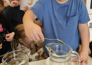 Projekt „Sensoryczna jesień” w grupie I maluszków