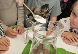 Projekt „Sensoryczna jesień” w grupie I maluszków