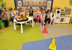 Projekt „Sensoryczna jesień” w grupie I maluszków