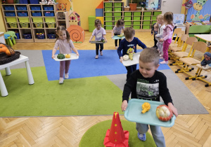 Projekt „Sensoryczna jesień” w grupie I maluszków