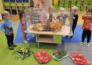 Projekt „Sensoryczna jesień” w grupie I maluszków