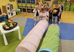 Projekt „Sensoryczna jesień” w grupie I maluszków