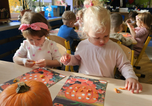 Projekt „Sensoryczna jesień” w grupie I maluszków