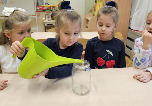 Projekt „Jesienne tajemnice przyrody” w gr. IV