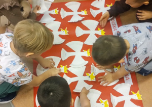 Patriotyzm na dziecięcą miarę – realizacja projektu „Polska to moja ojczyzna” w grupie X.