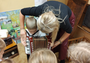 Patriotyzm na dziecięcą miarę – realizacja projektu „Polska to moja ojczyzna” w grupie X.