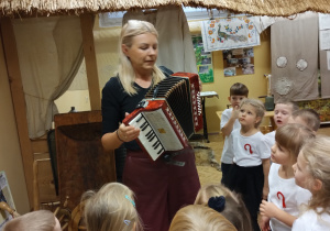 Patriotyzm na dziecięcą miarę – realizacja projektu „Polska to moja ojczyzna” w grupie X.