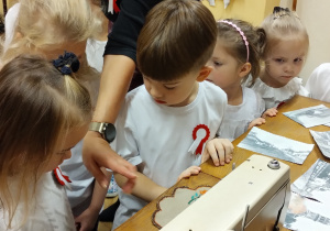 Patriotyzm na dziecięcą miarę – realizacja projektu „Polska to moja ojczyzna” w grupie X.