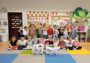 akcja charytatywna pt. "Dzień Pluszowego Misia dla łódzkich szpitali dziecięcych"