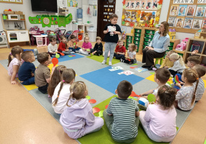 „Jesteśmy bezpieczni i szczęśliwi w domu i w przedszkolu” – zajęcia w grupie XII