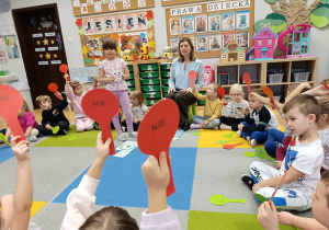 „Jesteśmy bezpieczni i szczęśliwi w domu i w przedszkolu” – zajęcia w grupie XII