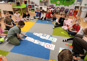 „Jesteśmy bezpieczni i szczęśliwi w domu i w przedszkolu” – zajęcia w grupie XII