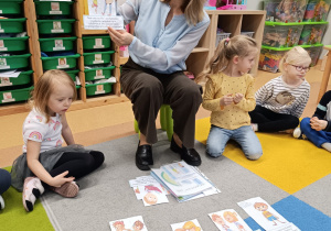 „Jesteśmy bezpieczni i szczęśliwi w domu i w przedszkolu” – zajęcia w grupie XII