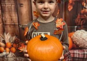 "Jesienna paleta barw"- projekt edukacyjny w grupie VI