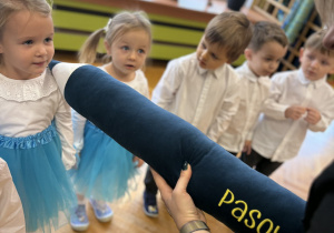 Pasowanie na przedszkolaka w grupie VII