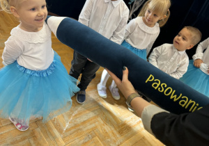 Pasowanie na przedszkolaka w grupie VII