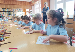 "Dzieci swoje prawa mają..."- wizyta przedszkolaków z gr. XII w Miejskiej Bibliotece Publicznej w Koninie - Filia "Medyczna"