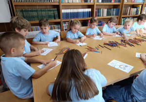 "Dzieci swoje prawa mają..."- wizyta przedszkolaków z gr. XII w Miejskiej Bibliotece Publicznej w Koninie - Filia "Medyczna"