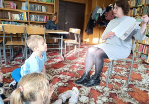 "Dzieci swoje prawa mają..."- wizyta przedszkolaków z gr. XII w Miejskiej Bibliotece Publicznej w Koninie - Filia "Medyczna"