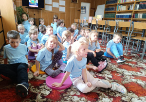 "Dzieci swoje prawa mają..."- wizyta przedszkolaków z gr. XII w Miejskiej Bibliotece Publicznej w Koninie - Filia "Medyczna"