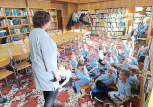 "Dzieci swoje prawa mają..."- wizyta przedszkolaków z gr. XII w Miejskiej Bibliotece Publicznej w Koninie - Filia "Medyczna"