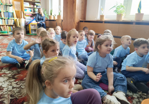 "Dzieci swoje prawa mają..."- wizyta przedszkolaków z gr. XII w Miejskiej Bibliotece Publicznej w Koninie - Filia "Medyczna"