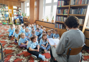 "Dzieci swoje prawa mają..."- wizyta przedszkolaków z gr. XII w Miejskiej Bibliotece Publicznej w Koninie - Filia "Medyczna"