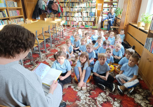 "Dzieci swoje prawa mają..."- wizyta przedszkolaków z gr. XII w Miejskiej Bibliotece Publicznej w Koninie - Filia "Medyczna"