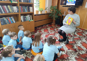 "Dzieci swoje prawa mają..."- wizyta przedszkolaków z gr. XII w Miejskiej Bibliotece Publicznej w Koninie - Filia "Medyczna"