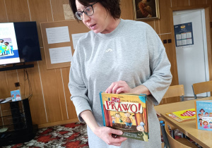 "Dzieci swoje prawa mają..."- wizyta przedszkolaków z gr. XII w Miejskiej Bibliotece Publicznej w Koninie - Filia "Medyczna"