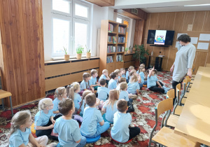 "Dzieci swoje prawa mają..."- wizyta przedszkolaków z gr. XII w Miejskiej Bibliotece Publicznej w Koninie - Filia "Medyczna"